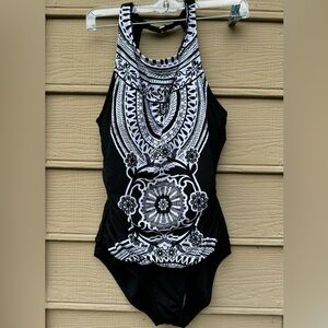 NWT- Jantzen Swimsuit One Piece Geometric Black White Lined